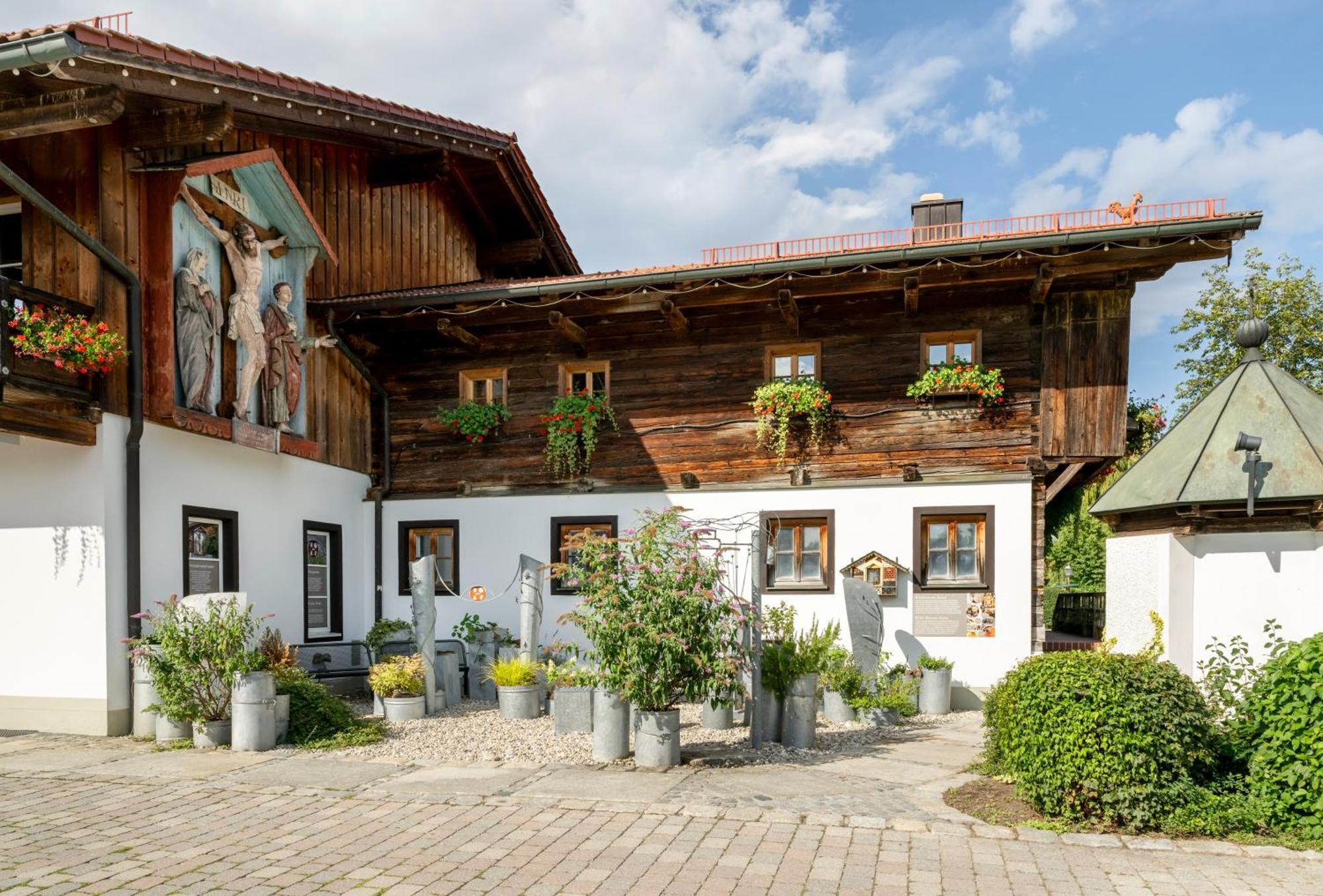 Hotel Am Haslinger Hof Bad Fussing Exterior photo